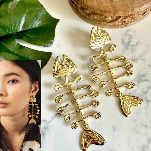 Jewelry - 2/$30🌵 Fish Earrings Gold Wire Italy Coastal Ocean Beach Mediterranean Sardine